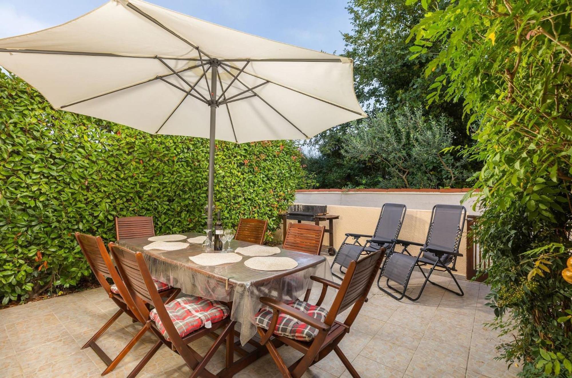 Apartment Buneta With Relaxing Outdoor Area Ližnjan Екстериор снимка