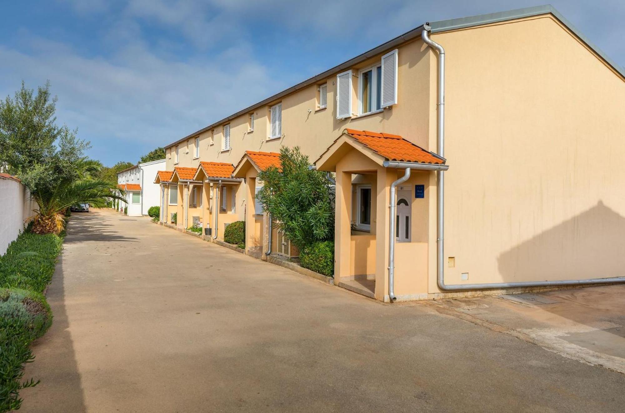 Apartment Buneta With Relaxing Outdoor Area Ližnjan Екстериор снимка