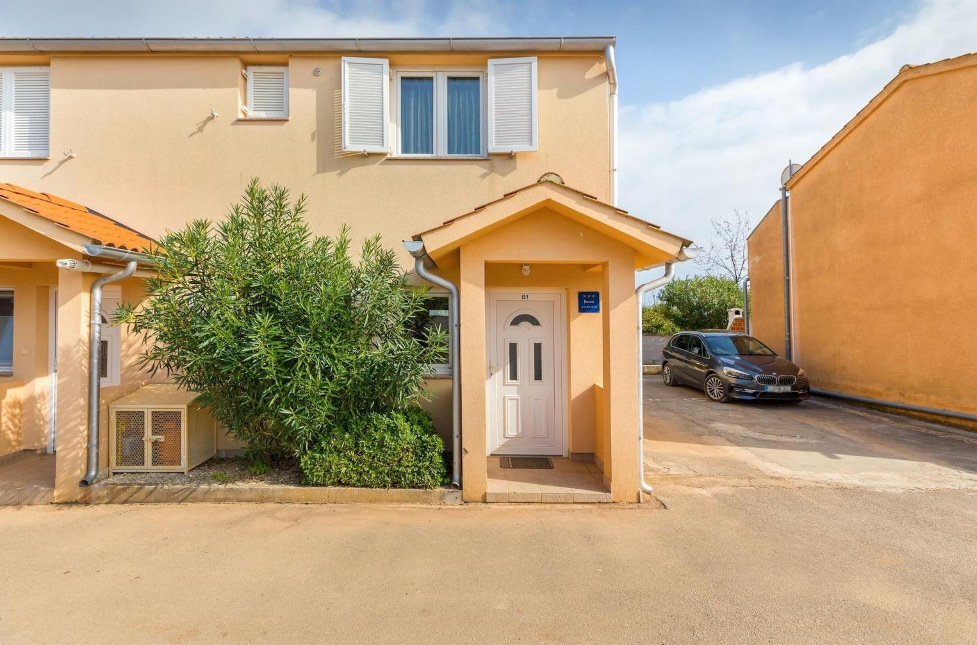 Apartment Buneta With Relaxing Outdoor Area Ližnjan Екстериор снимка